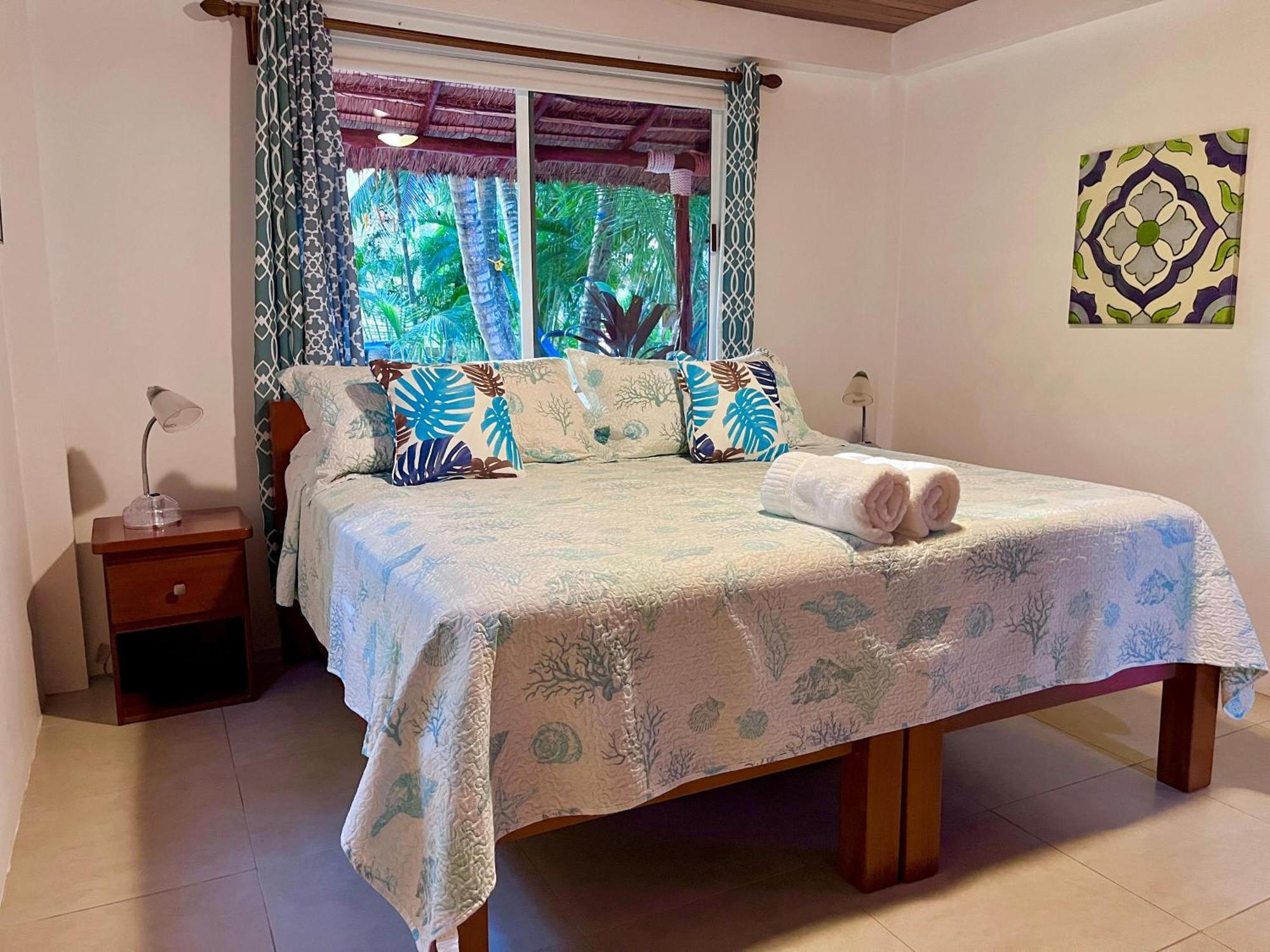 Palmetto Garden Cottage Caye Caulker Buitenkant foto